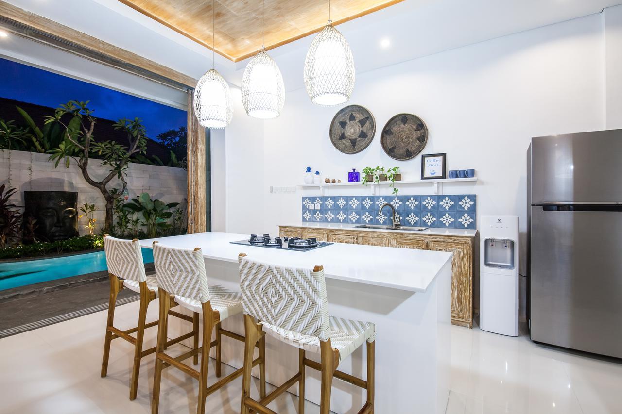 Ambermoon Villa 2 Seminyak Exteriör bild