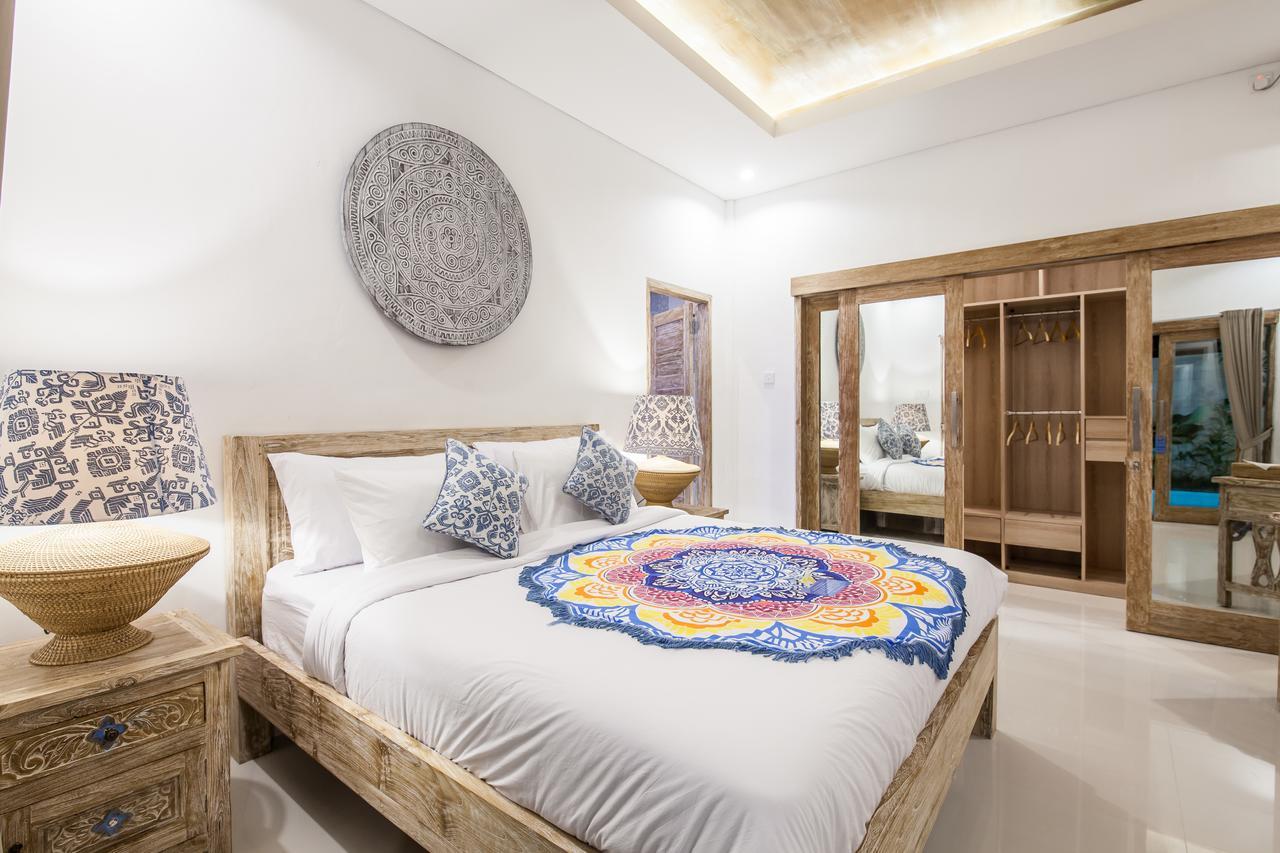 Ambermoon Villa 2 Seminyak Exteriör bild