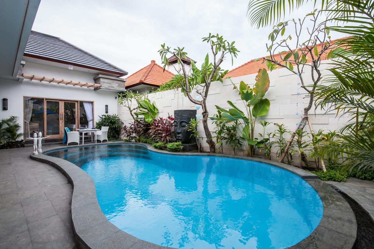 Ambermoon Villa 2 Seminyak Exteriör bild