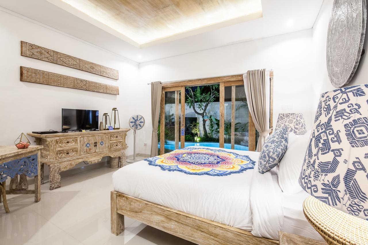 Ambermoon Villa 2 Seminyak Exteriör bild