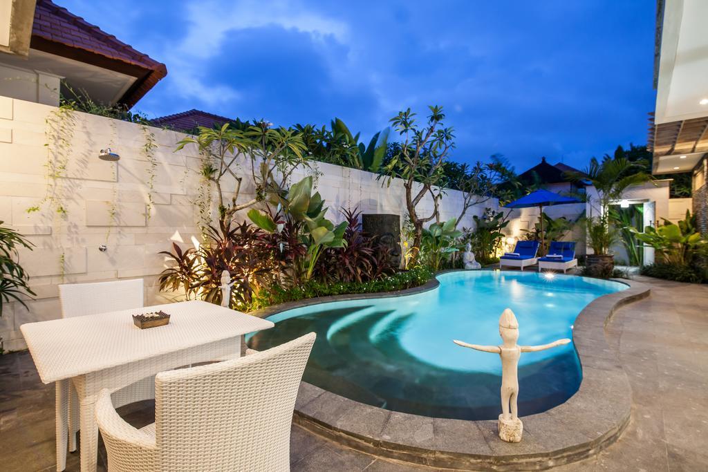 Ambermoon Villa 2 Seminyak Exteriör bild